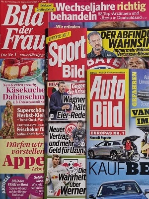 Foto der drei Zeitschriften "Bild der Frau", "Auto Bild" und "Sport Bild", die im Bildpaket enthalten sind
