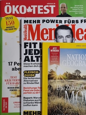 Foto der drei Zeitschriften "Öko Test", "Men's Health" und "National Geographic", die im Paket B enthalten sind
